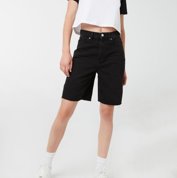 SOLD NWT 90s Bermuda Shorts Size 3 - Picture 1 of 6